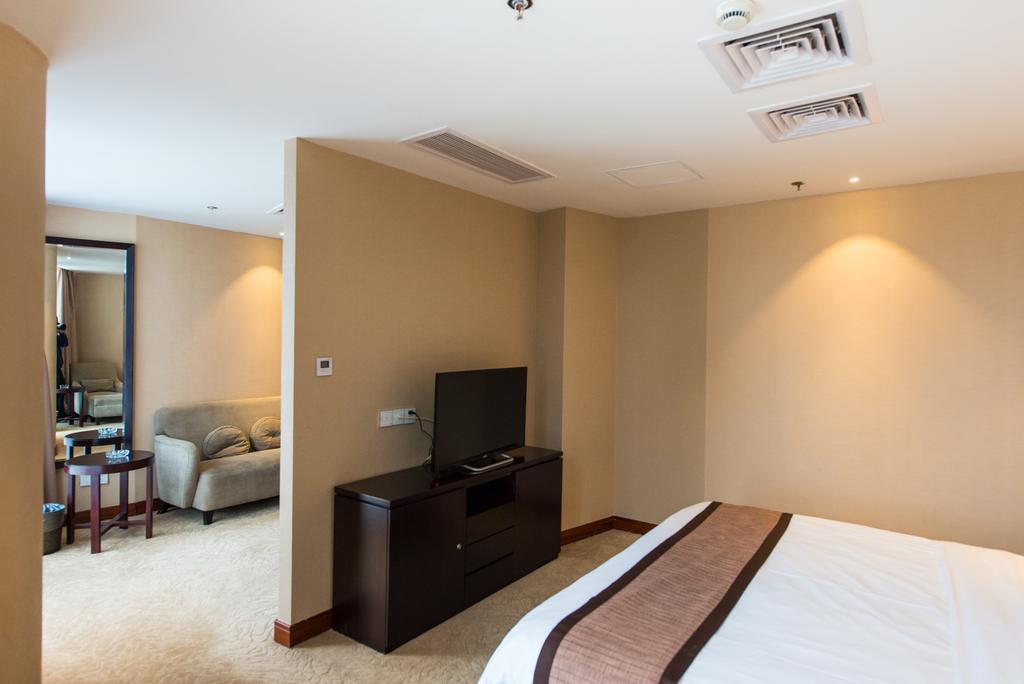 שנגחאי Vienna International Hotel - Expo Branch מראה חיצוני תמונה